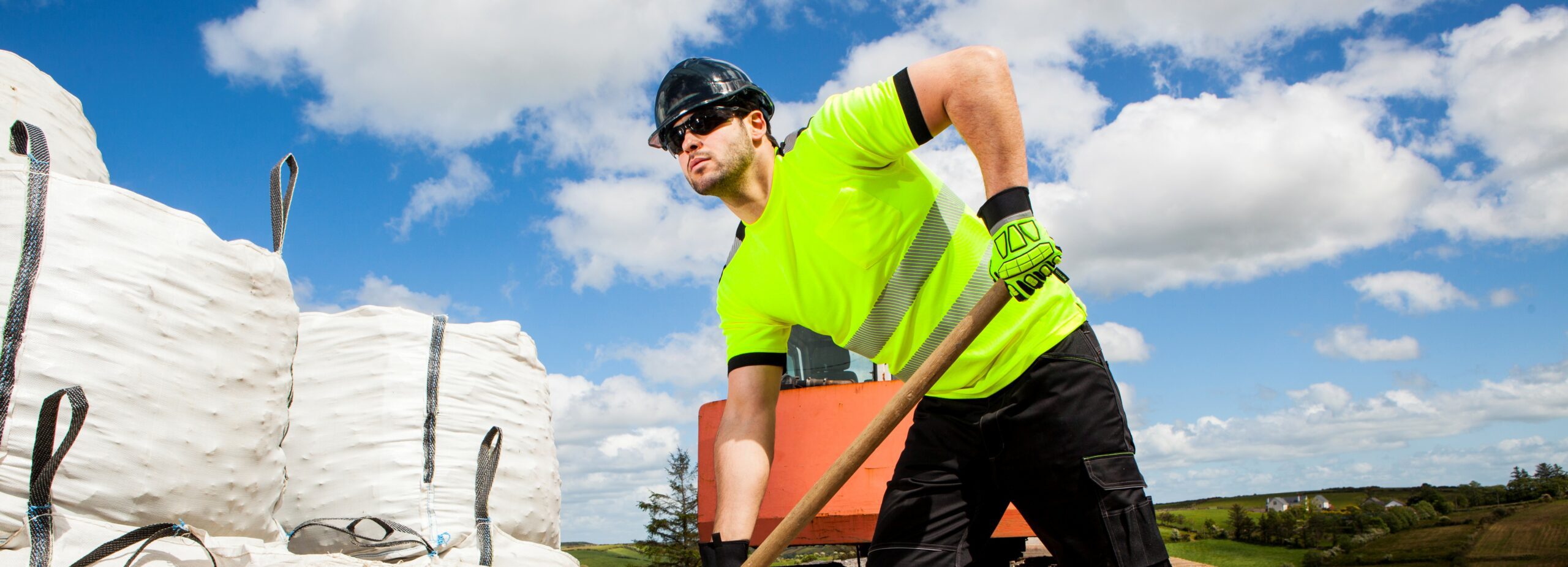 How does UV protective clothing work