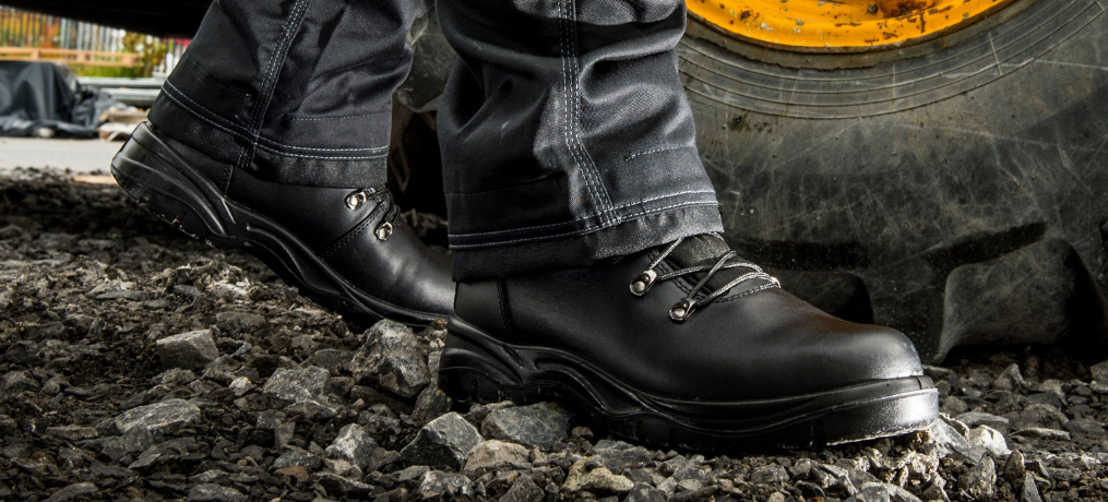 The Benefits of Wearing Steel Toe Cap Boots on the Job | Healthy Bean