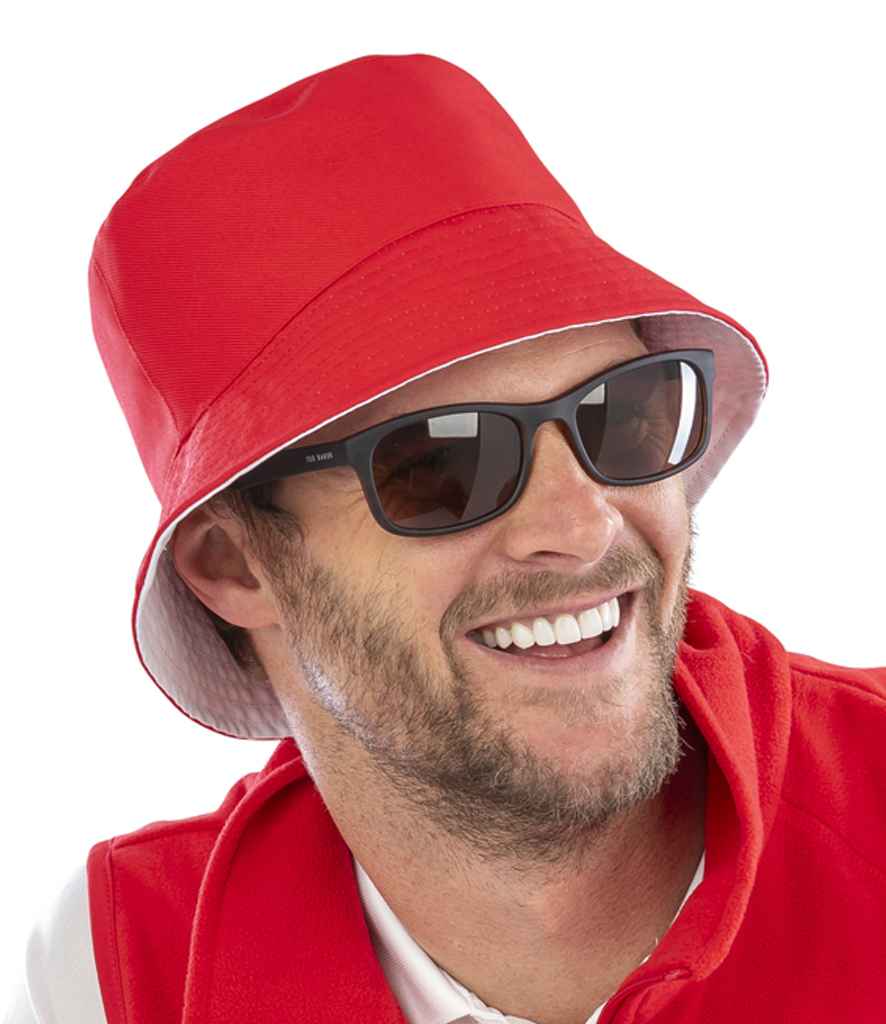 RC985 RD_WH MODEL 1 HERO